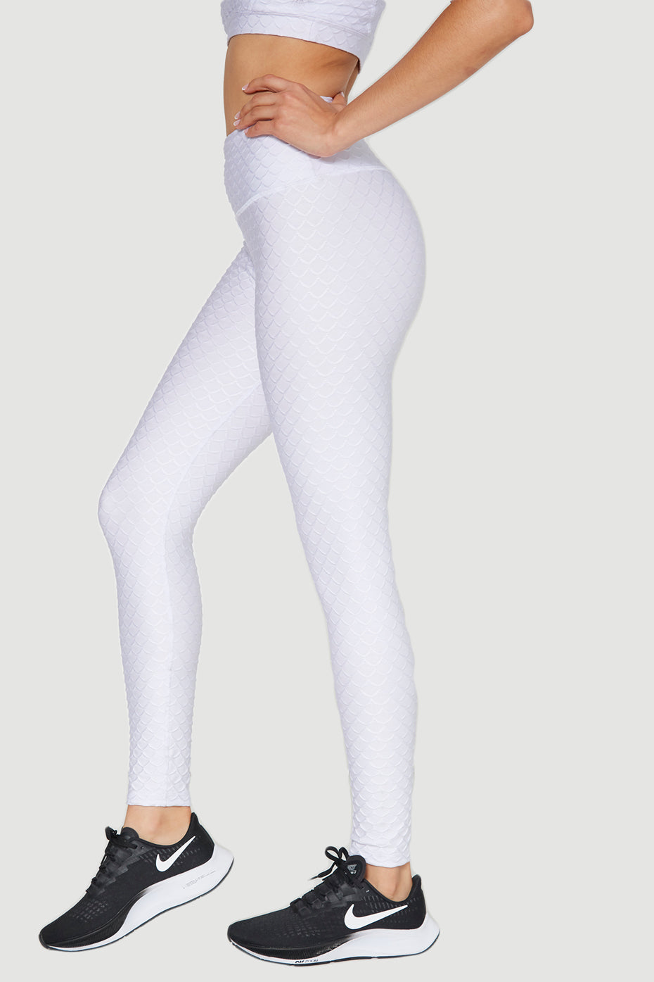 Women's Scallop Legging Made in USA detail view 10